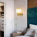 CristaLux-Kristall-Wandlampe-mit-moderner-Beleuchtung-gold-xlumina2