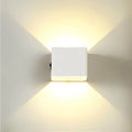cubelamp-led-wandleuchte-bewegungsmelder-schwarz-weiss-10x10cm-12x12cm-xlumina