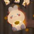 kuscheliges-silikon-rich-bunny-led-nachtlicht-geschenk-fuer-kinder-und-maedchen-silikon-nachtlicht-xxl-xlumina2