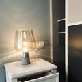 leimu-amber-tischlampe-glas-betonbasis-modern-dekoration-xlumina