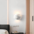 luminique-skandinavische-wandlampe-doppelte-lichtpunkte-eisen-modern-minimalistisch-xlumina