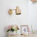 solluxe-minimalistische-wandleuchte-goldenes-metall-xlumina