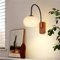 xlumina-drehbare-bauhaus-wandleuchte-kaki-glas-elegant-flexibel-modern5