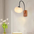 xlumina-drehbare-bauhaus-wandleuchte-kaki-glas-elegant-flexibel-modern6