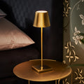 SIGOR Nuindie 2.0 - Dimmbare LED Akku-Tischlampe Indoor & Outdoor, IP54 spritzwassergeschützt, Höhe 38 cm, aufladbar mit USB-C, 12 h Leuchtdauer, goldfarben