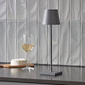 SIGOR Nuindie - Dimmbare LED Akku-Tischlampe Indoor & Outdoor, IP54 spritzwassergeschützt, Höhe 38 cm, aufladbar mit Easy Connect, 12 h Leuchtdauer, graphitgrau