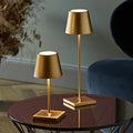 SIGOR Nuindie 2.0 - Dimmbare LED Akku-Tischlampe Indoor & Outdoor, IP54 spritzwassergeschützt, Höhe 38 cm, aufladbar mit USB-C, 12 h Leuchtdauer, goldfarben