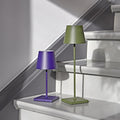SIGOR Nuindie 2.0 - Dimmbare LED Akku-Tischlampe Indoor & Outdoor, IP54 spritzwassergeschützt, Höhe 38 cm, aufladbar mit USB-C, 12 h Leuchtdauer, tannengrün