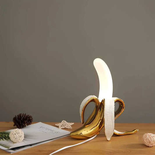 BananaShine-ModerneBananen-Tischlampe-xlumina